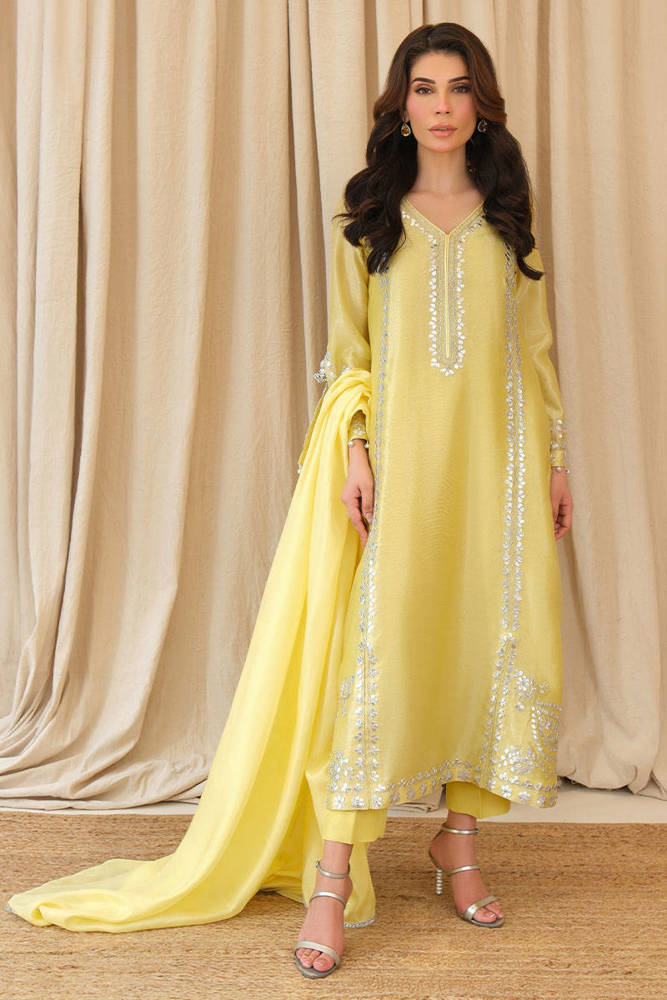 Picture of Ziya with pants