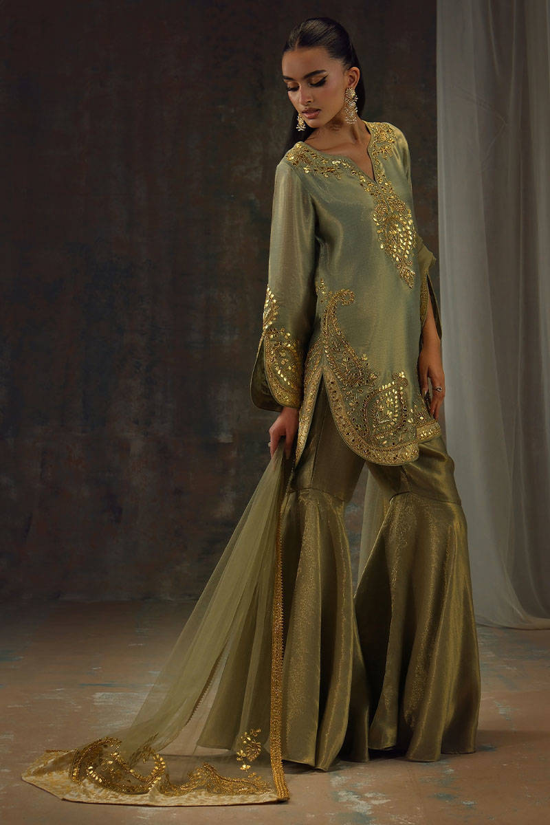 Picture of Gold Twlight Set