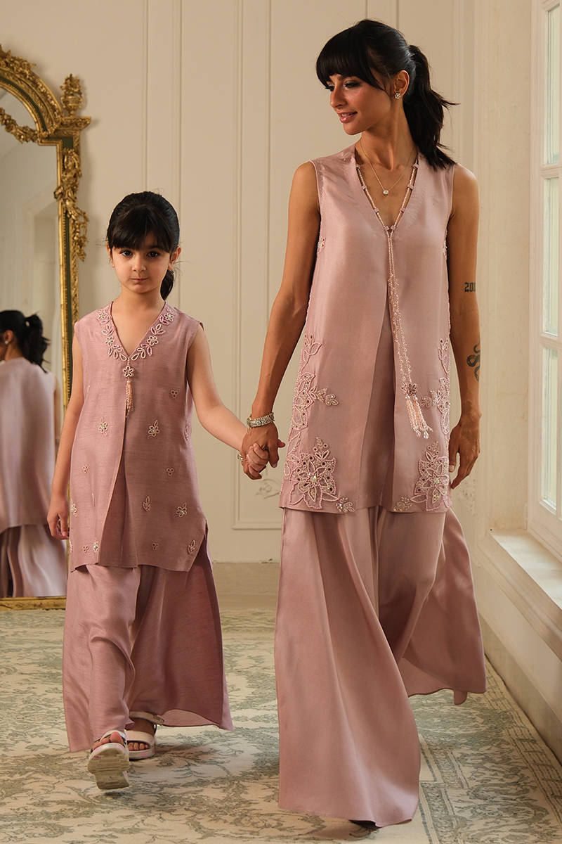 Picture of Roselle Shirt and Pants