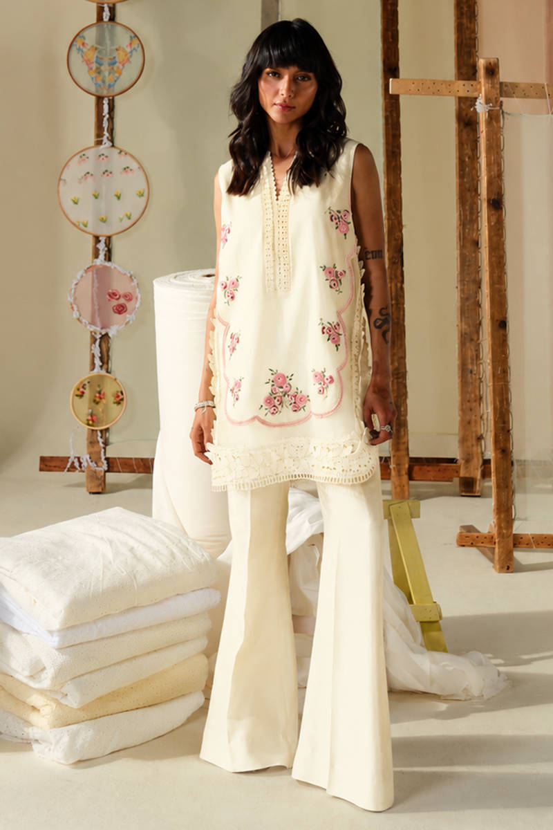 Picture of Aqua Rose In Ivory