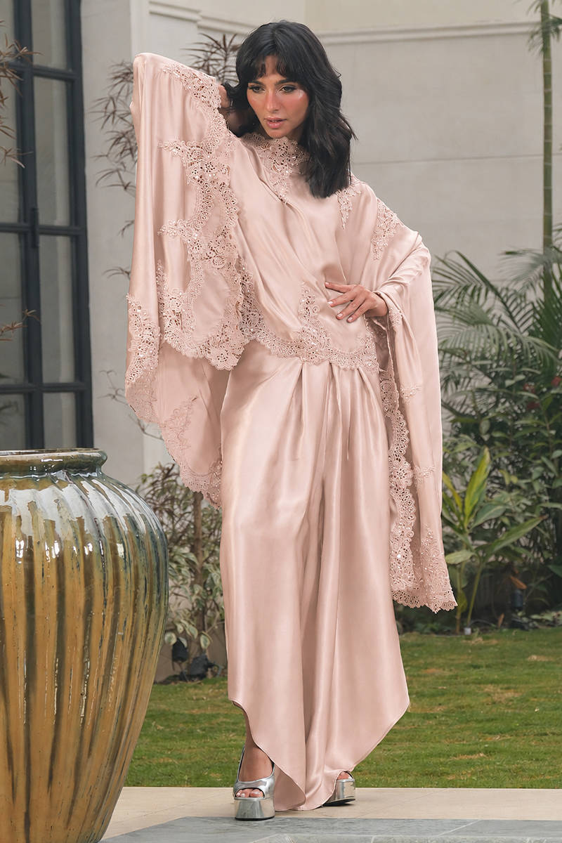 Picture of Eirine Cape Set